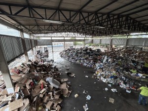 Montanhas de recicláveis que viram recursos.